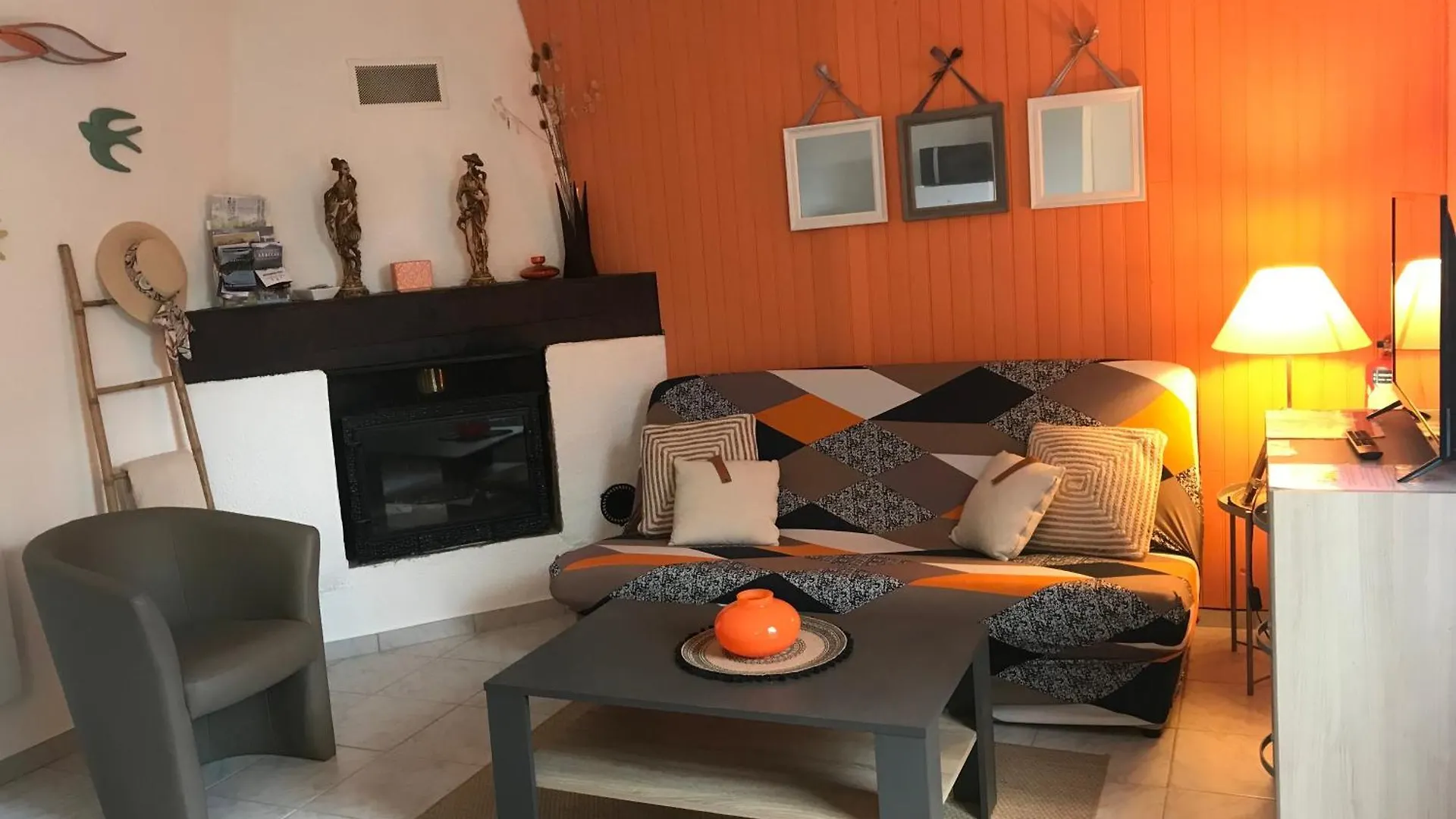 Gites Le Mas Du Vieux Chene Salavas Vakantiehuis
